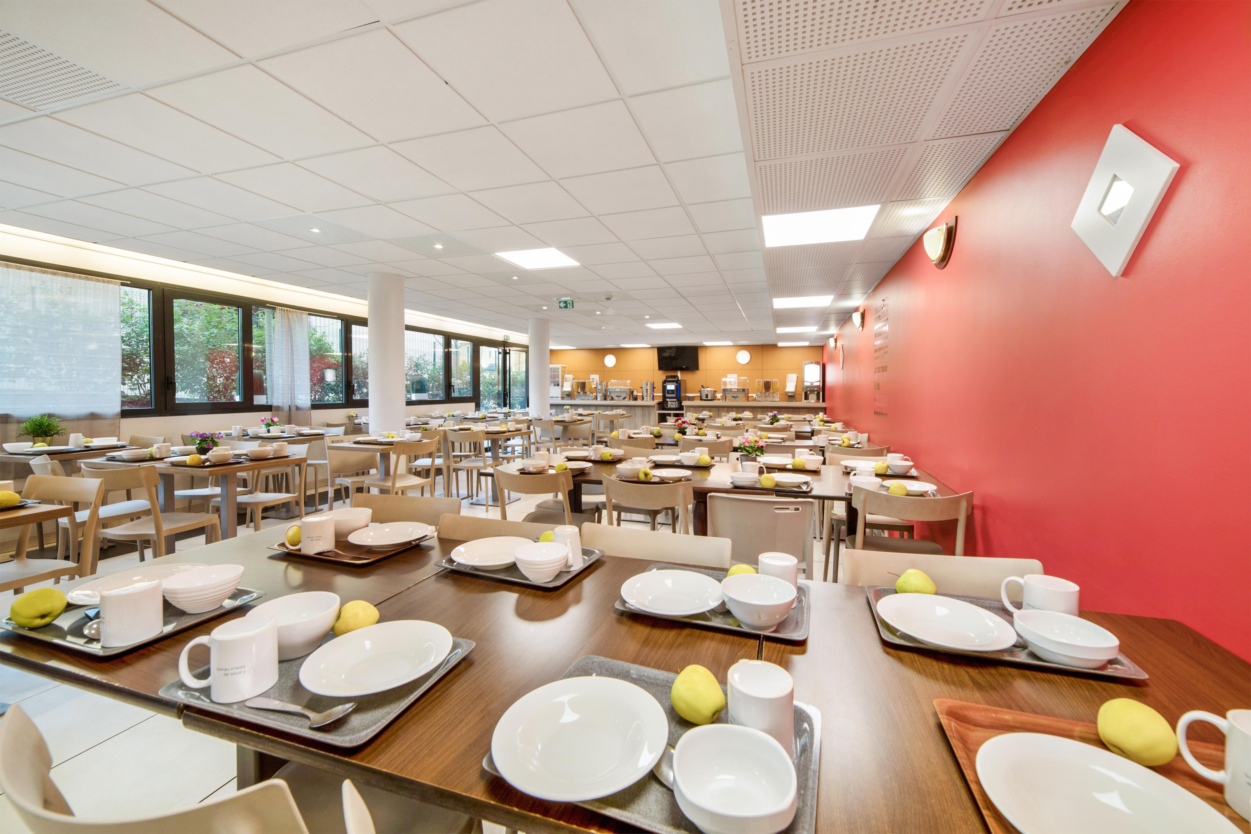 Comfort Aparthotel Versailles, St Cyr L'Ecole Saint-Cyr-lʼÉcole Exterior foto